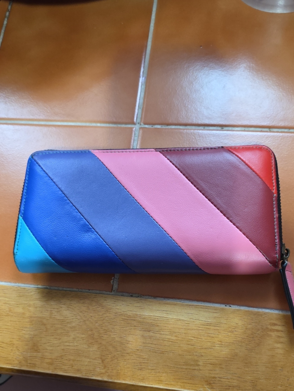 KURT GEIGER MULTICOLOR WALLET GOOD USED CONDITION - Picture 5 of 9